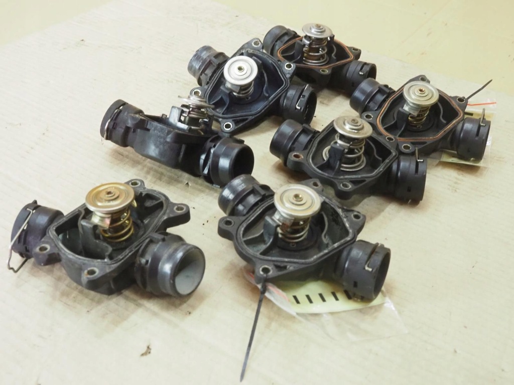 фото №11, Корпус термостата bmw e38 e39 e53 x5 3.0d 2354056