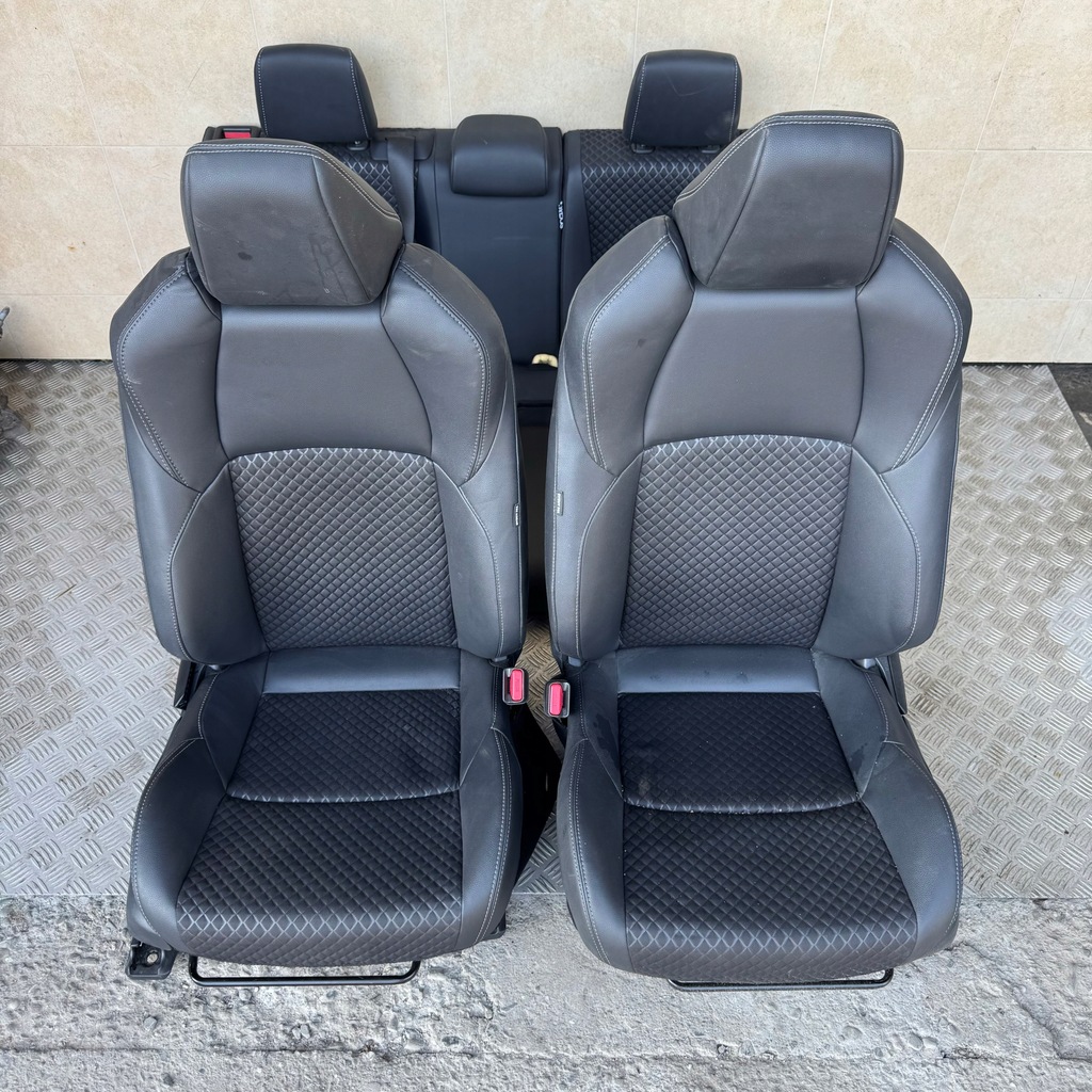 фото №1, Сидіння заднє сидіння шкіра комплект toyota yaris iv