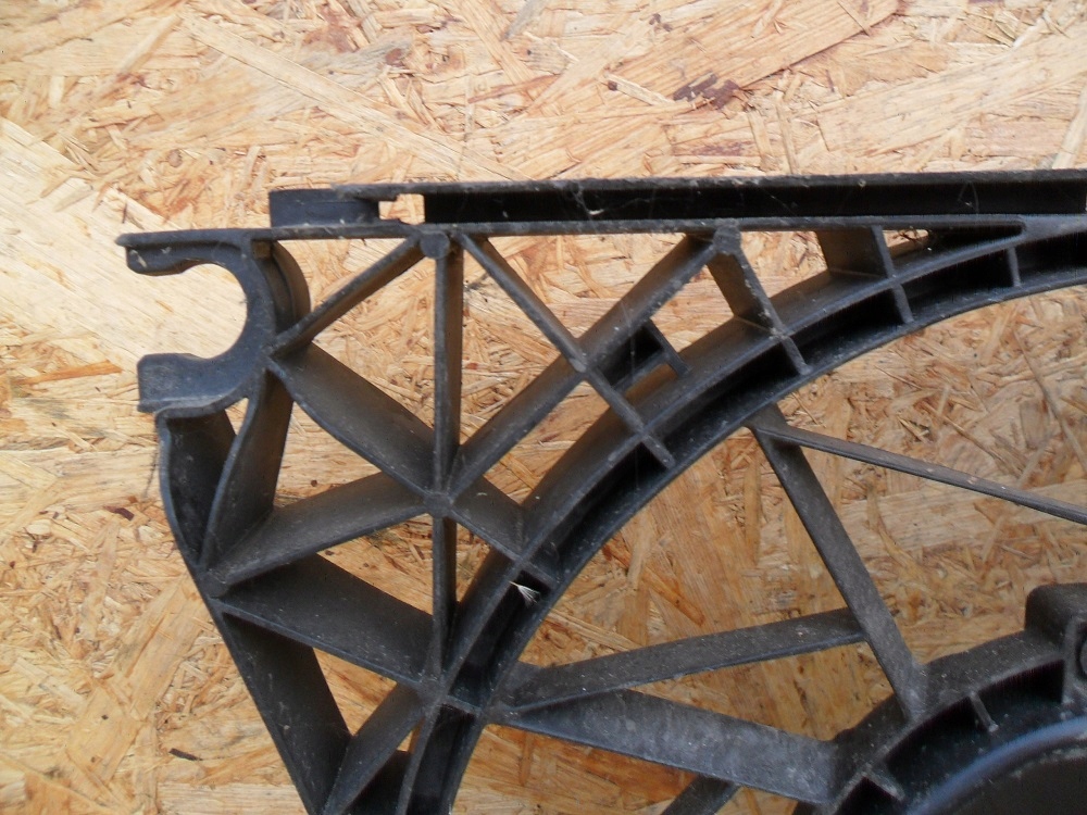 фото №5, Mercedes b-klassa w245 2005-корпус вентилятора