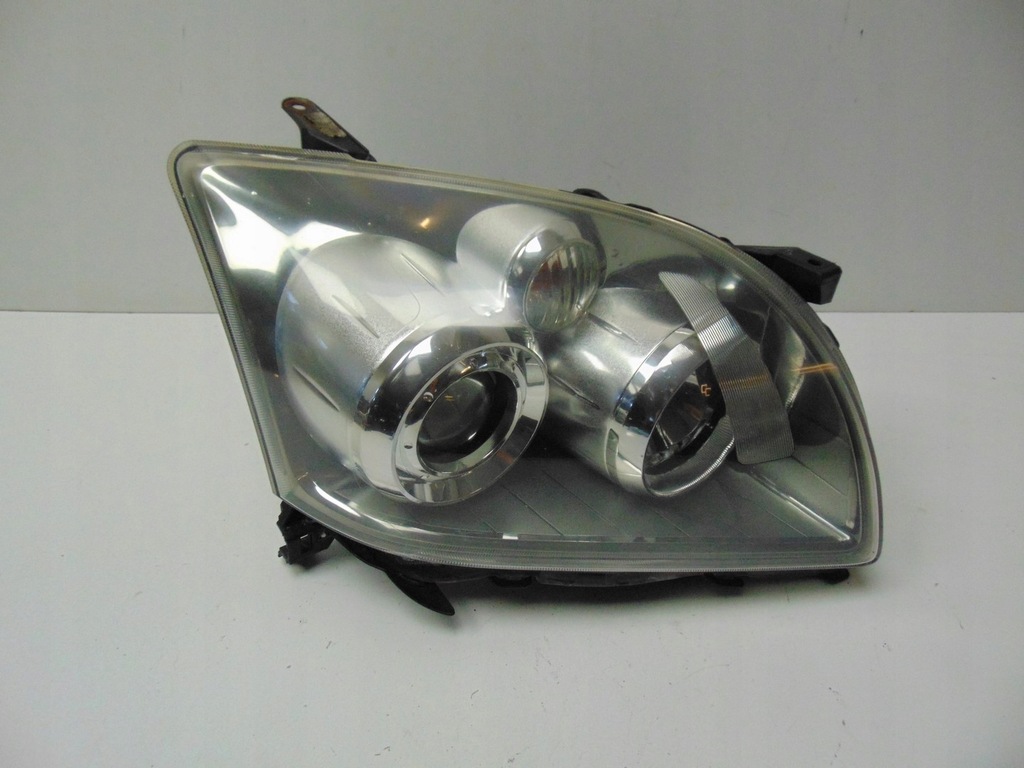 фото №5, Лампа права toyota avensis t25 lift europa