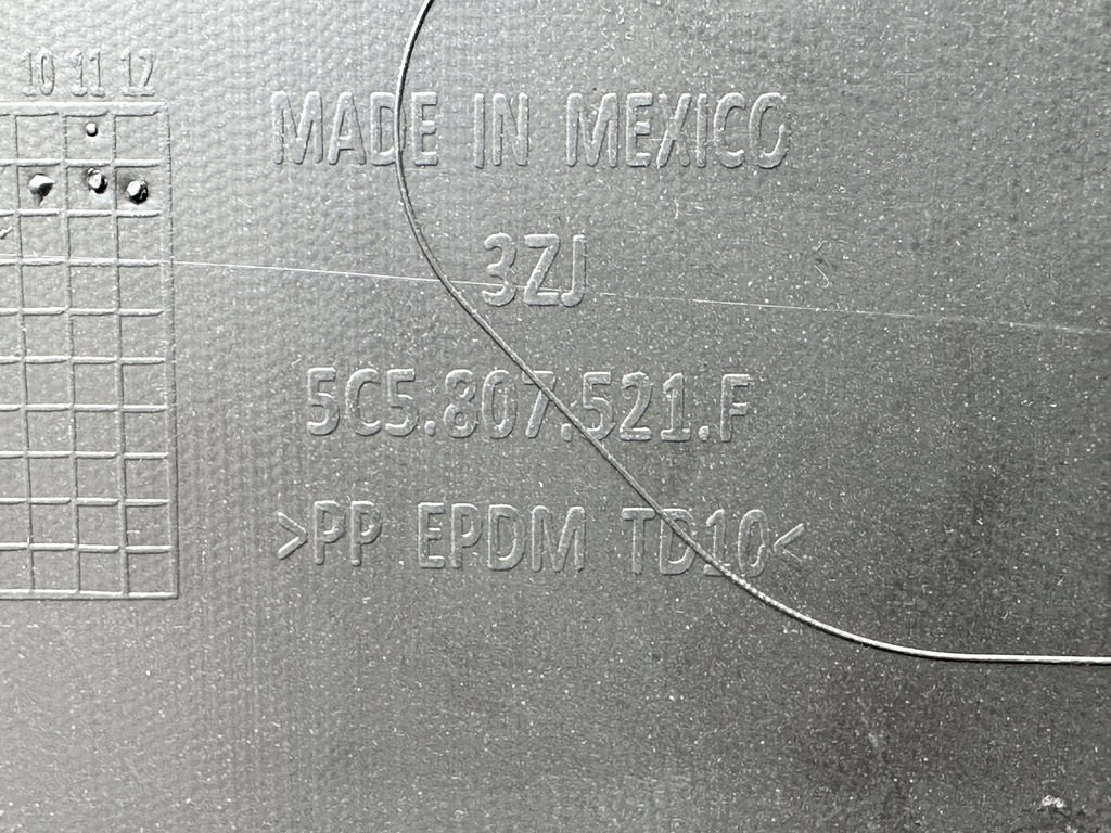 фото №13, Задня накладка спойлер vw beetle r-line 2019r 5c5