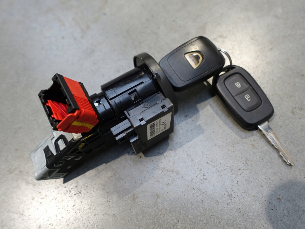 фото №1, Dacia sandero ii stepway lift замок запалювання комплектна 2x ключ pilot оригінал