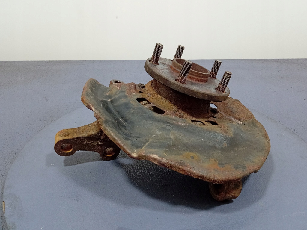 фото №5, Toyota sienna ii xl20 03- поворотний кулак перед права передня ступиця