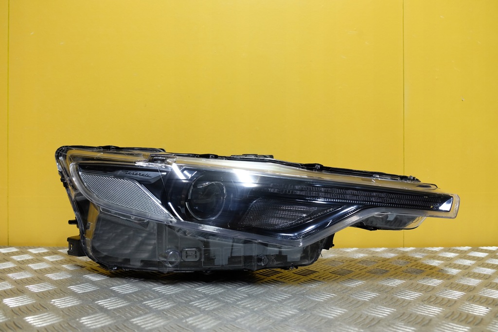 фото №1, Maserati levante 2017- фара лампа ксенон некорректируемый r eu