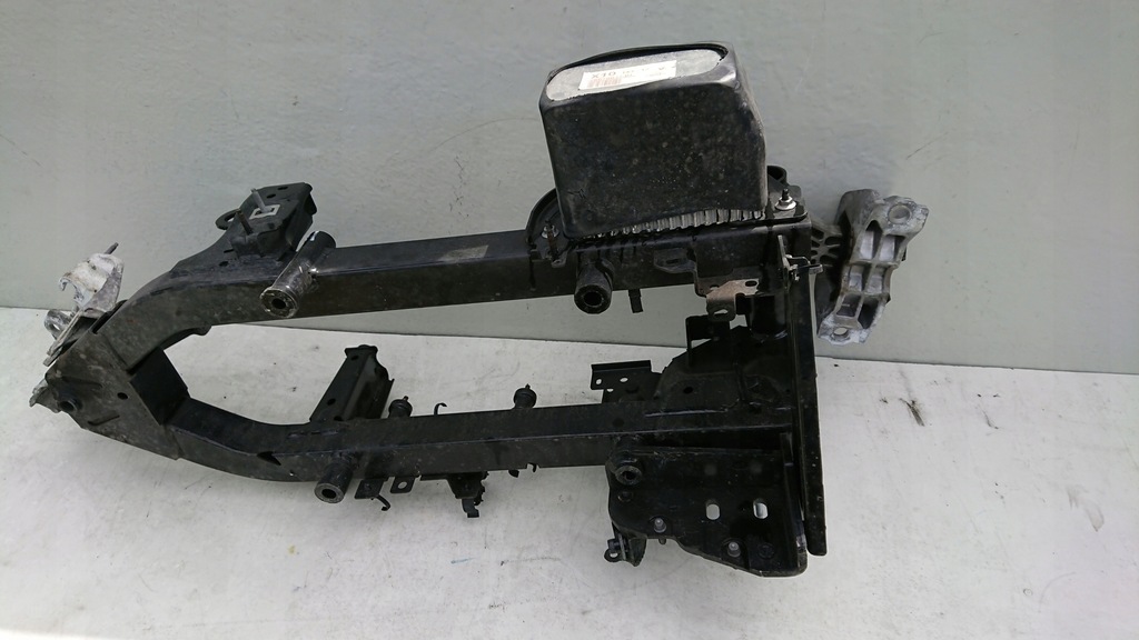 фото №5, Renault zoe підрамник підрамник кронштейн двигуна верхній