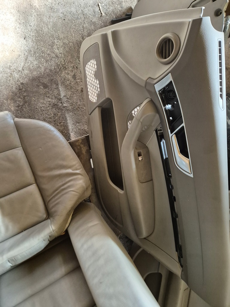 фото №8, Audi a6 c6 kombi сиденья заднее сиденье обшивки кожа электрический