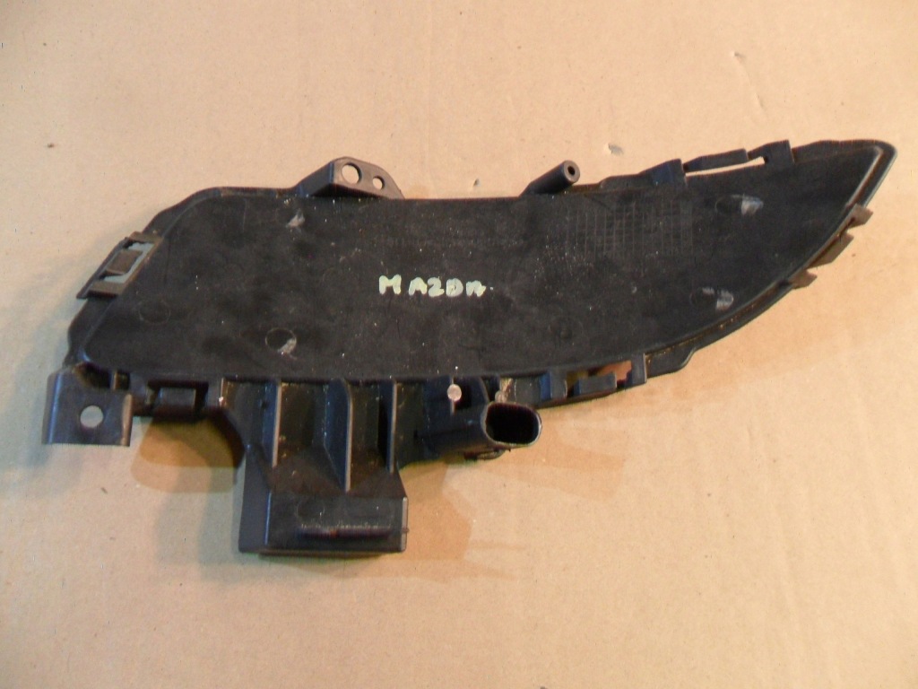Купити Заглушка решітка бампера права mazda 3 bs1c-50c21