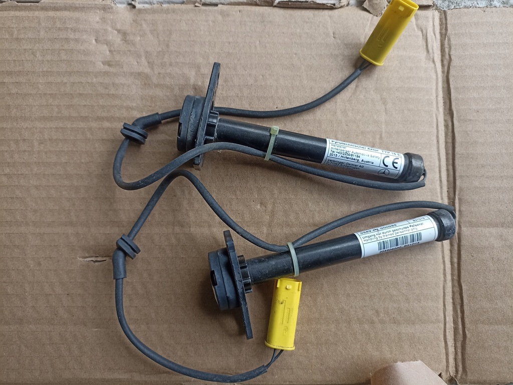 фото №1, Mercedes w205 c-klasa патрон пиротехнический капот