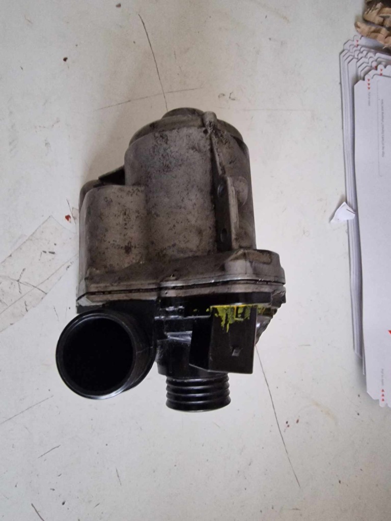 Купити Bmw x3 f25 f10 n55 3.0 насос води 7632426 оригінал