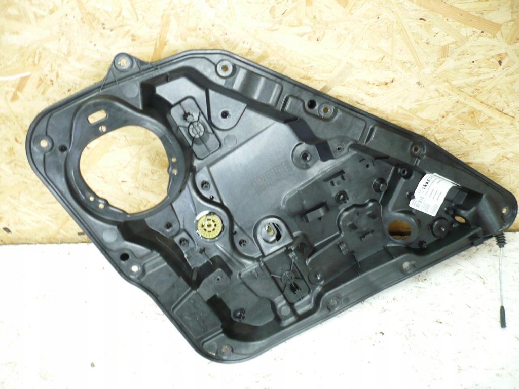 фото №1, Підйомник скло лівий задня mercedes w176 gla w156