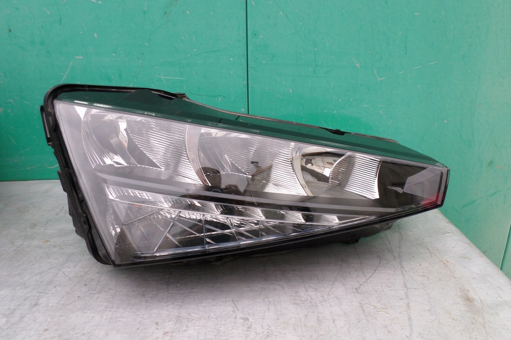 фото №1, Skoda оригінальний номер 657941016 лампа led