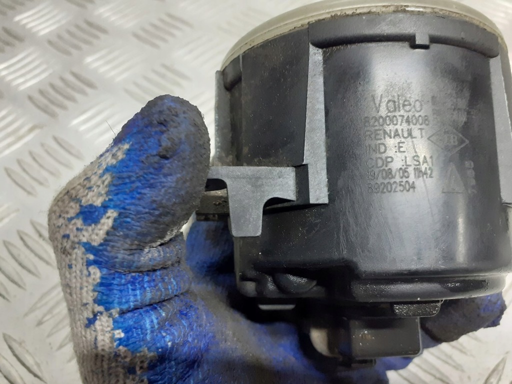 фото №3, Противотуманная фара левый renault scenic ii 8200074008