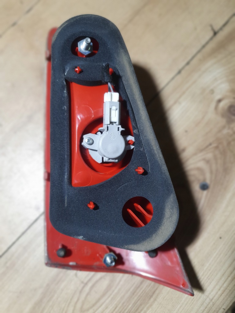 Alfa romeo 147 лампа ліва w кришка Доставка