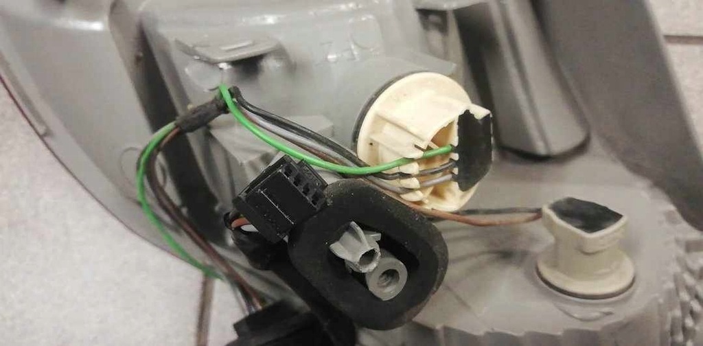 фото №6, Renault megane iii лампа права задня кришка багажника 265500009r