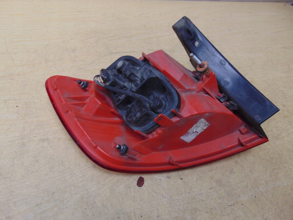 Купити Фара правий задній audi a6 c6 універсал led оригінал. європа