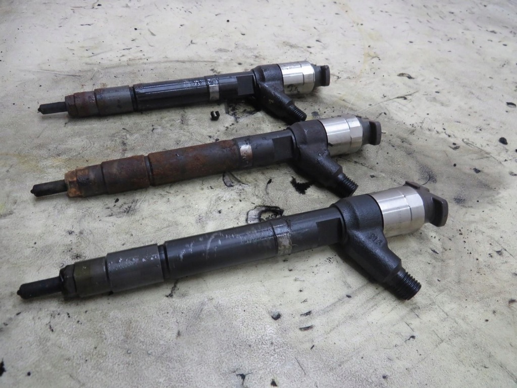 Інжектор форсунки zafira c 1.6 cdti 55570012 Недорого