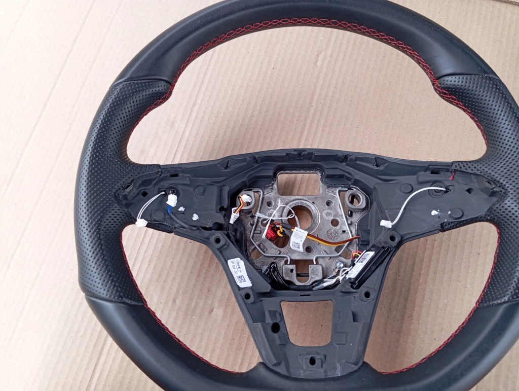 фото №16, Vw golf viii 8 5h0 passat b8 tiguan воздуховод кожа r-line czerwona nić