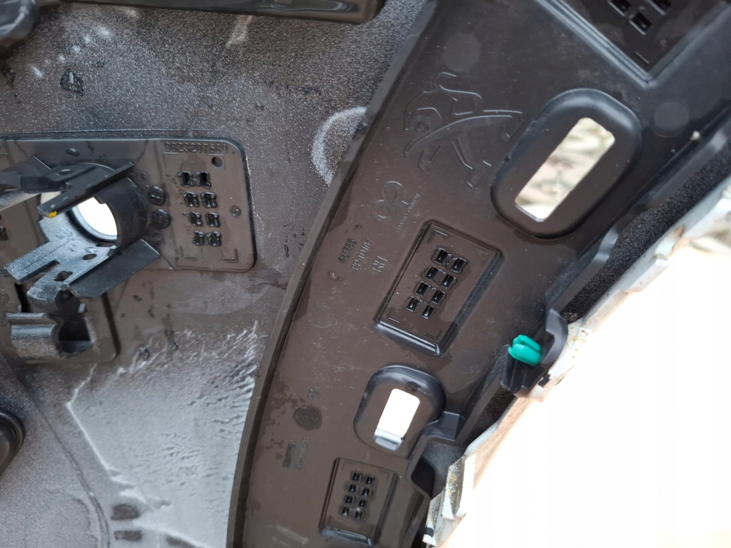 фото №14, Бампер перед peugeot 208 ii оригинал