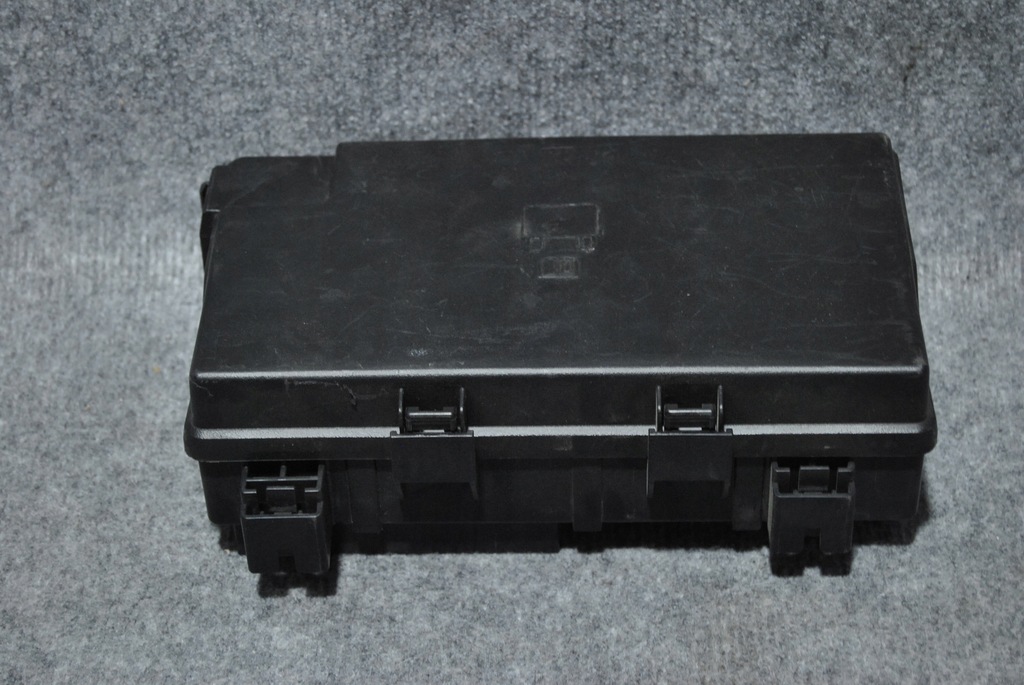 фото №1, Dodge ram 1500 13-14 коробка предохранителей 3.6
