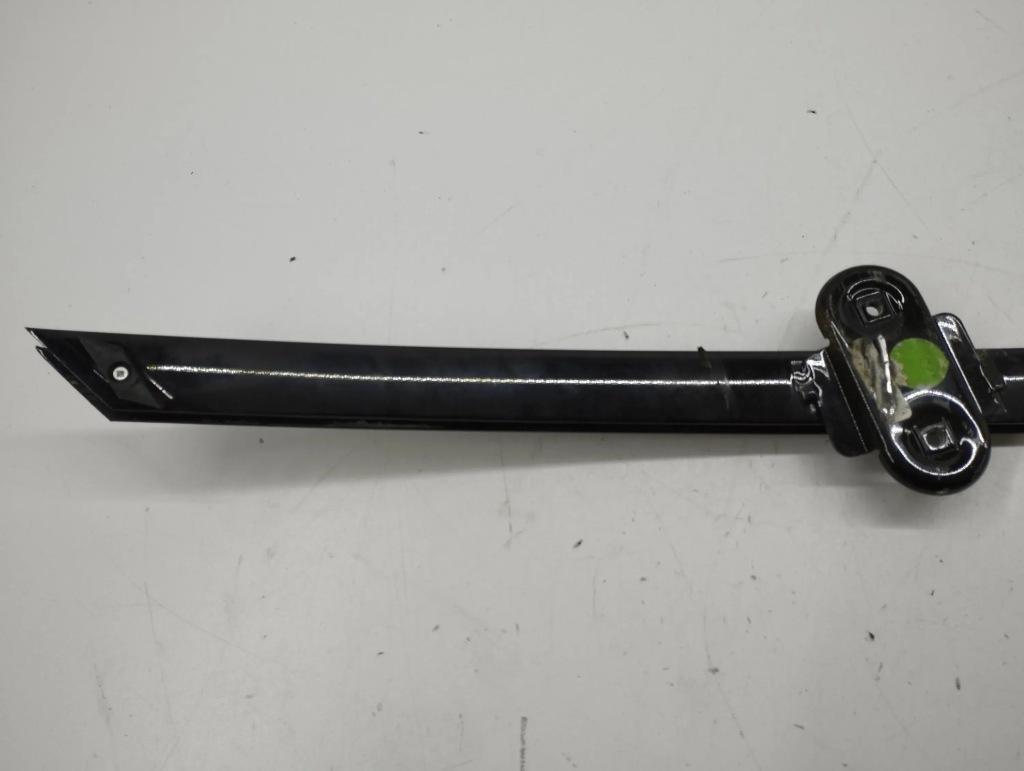 Купити Bentley flying spur 2005 напрямна скло двері передніх