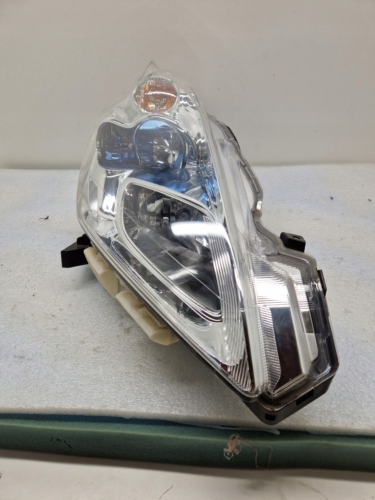 фото №1, Nissan leaf i лампа правый правая перед передняя led europa