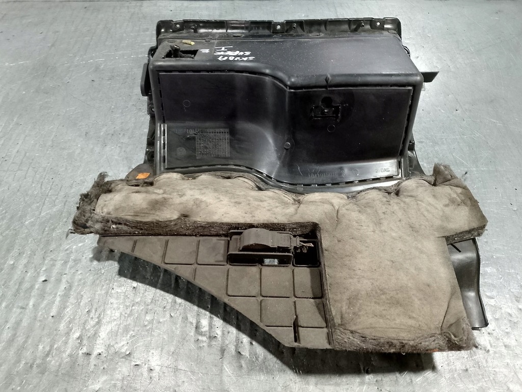 фото №6, Бардачок пассажира skoda superb i 3b1857101 1841915016