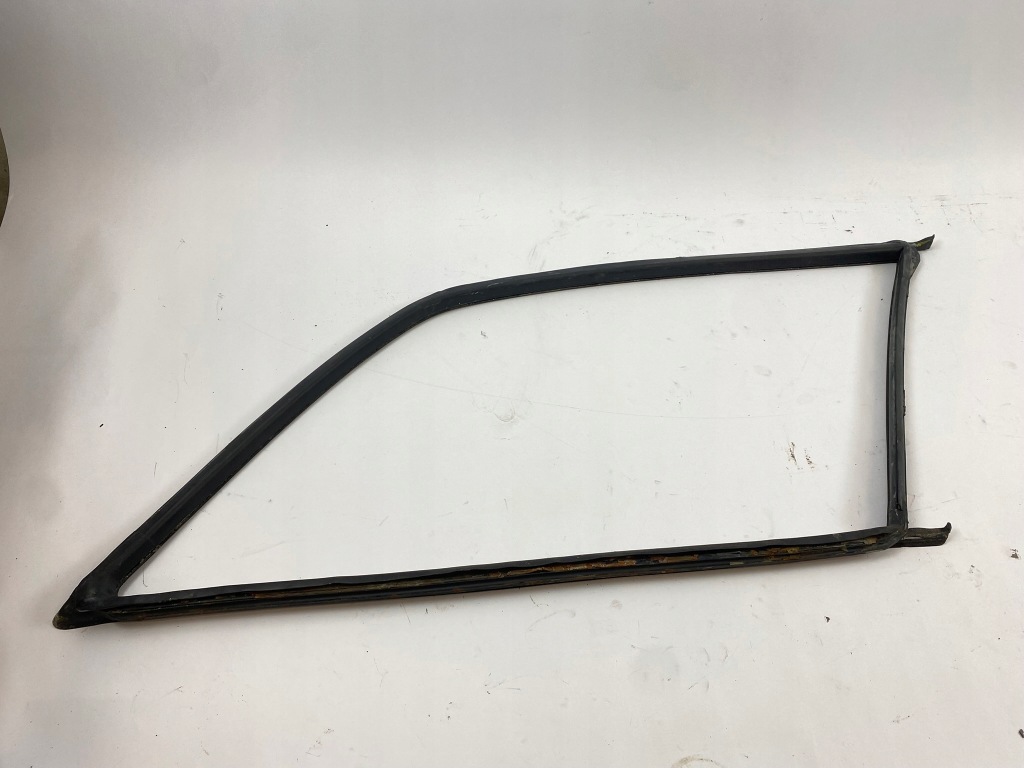 Купити Прокладка скло ліва задня лівий задній бічна mercedes w124 універсал 1246700739