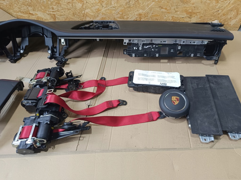 фото №15, Консоль панель приладів подушка безпеки ремені panamera 971 gts