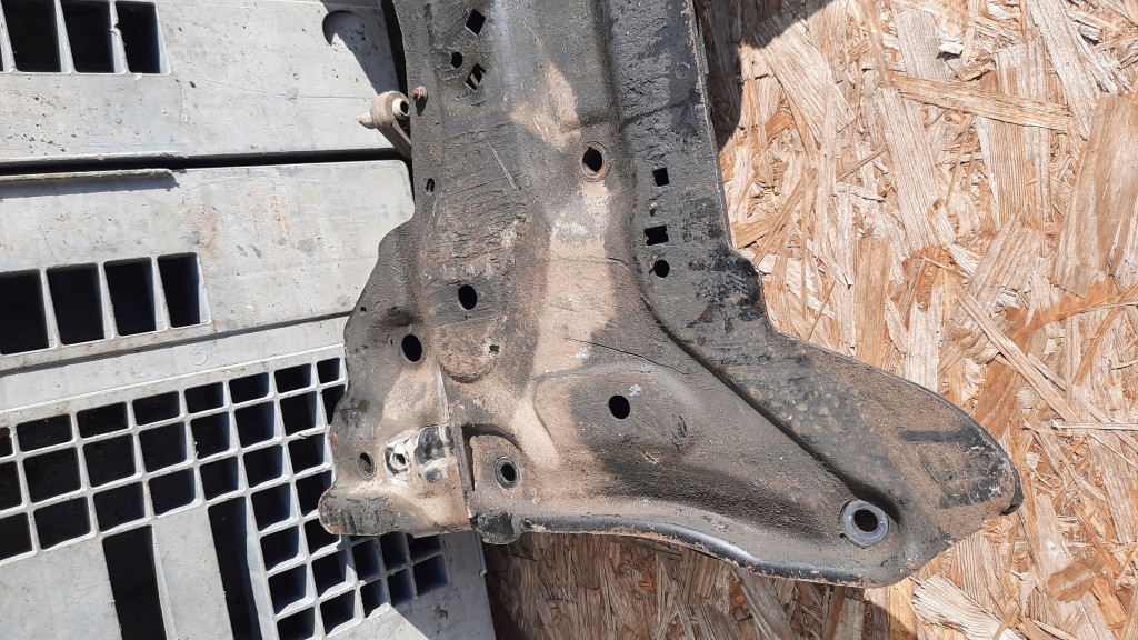 фото №6, Подрамник перед peugeot 307