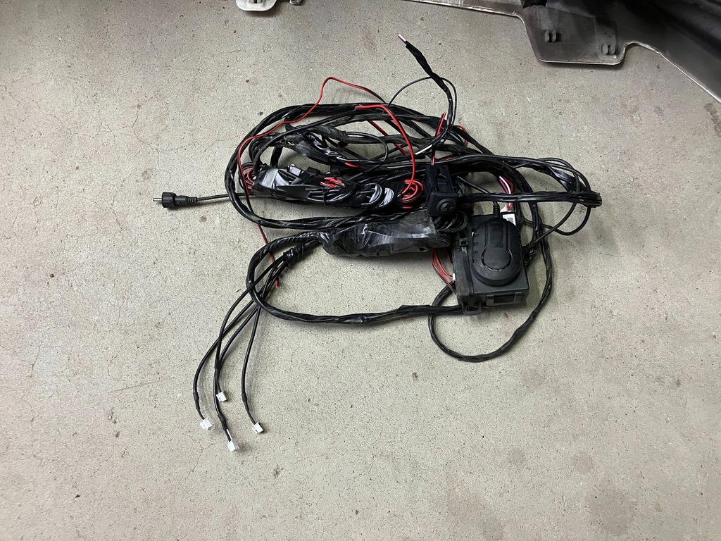 фото №14, Corolla e21 sedan бампер передний перед dokładane pdc kompletny 040