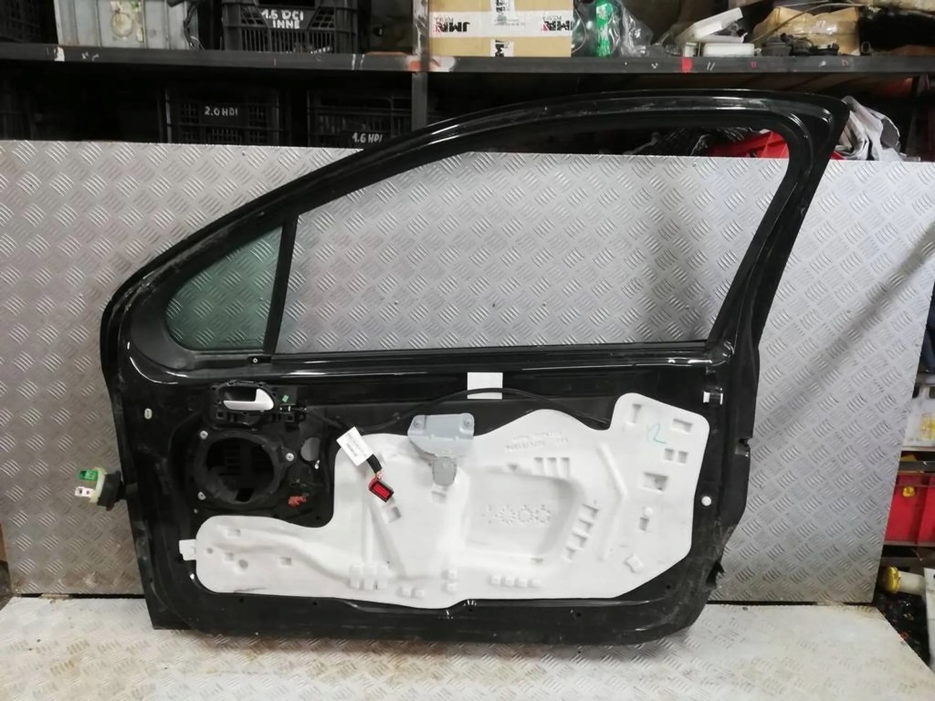 фото №4, Дверь передние правое peugeot 207 3d