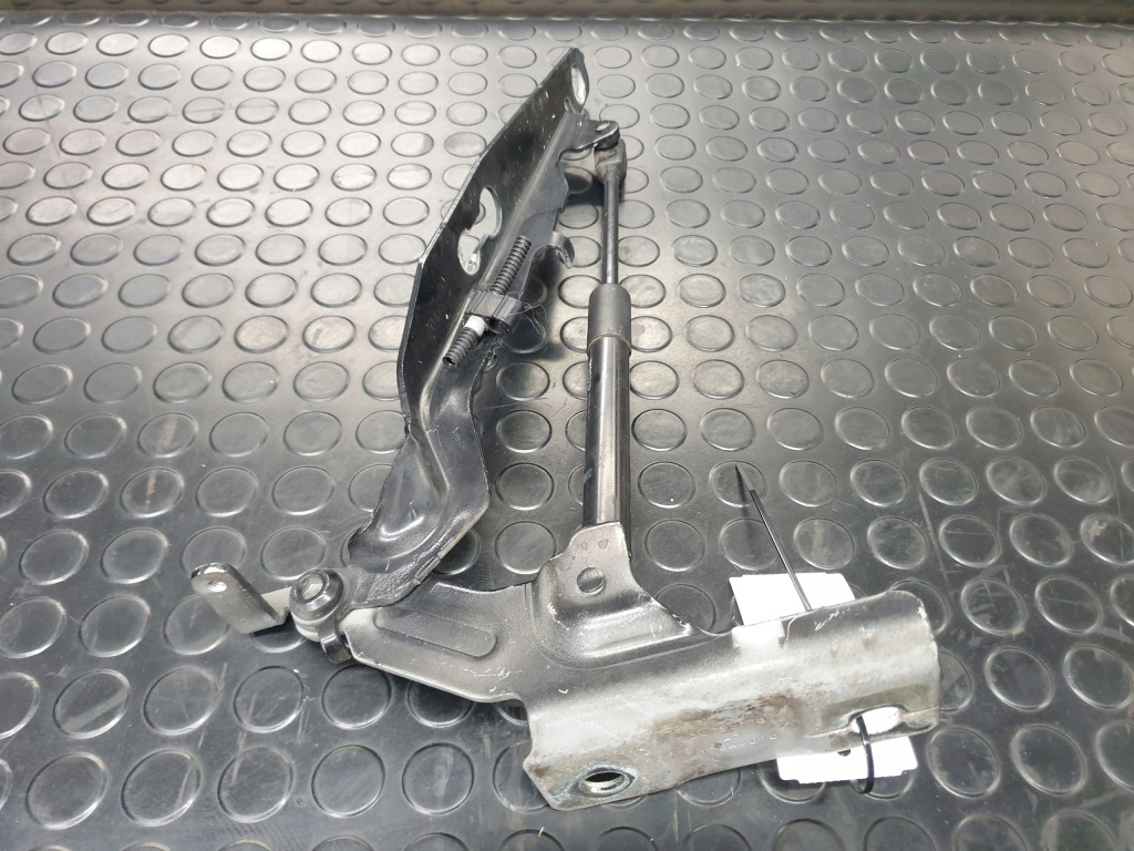 фото №4, Volvo s60 v60 петля капот оригинальный номер 30799178