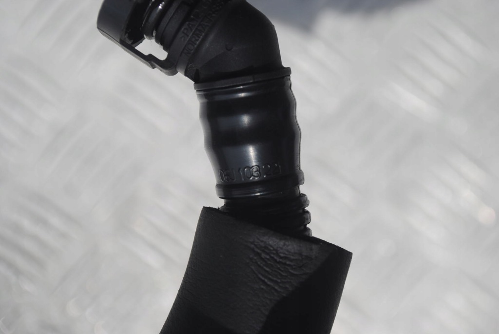 фото №4, Шланг трубка вентиляція картера 06j103221 skoda octavia ii lift