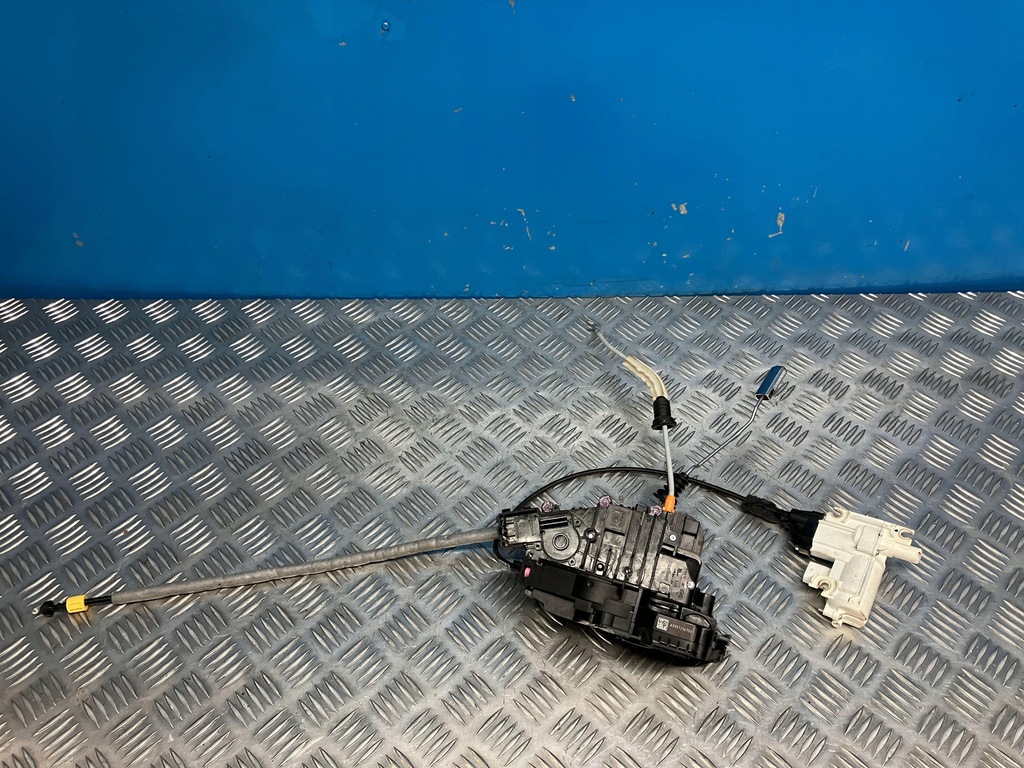 фото №1, Mercedes w222 замок двері лівий перед