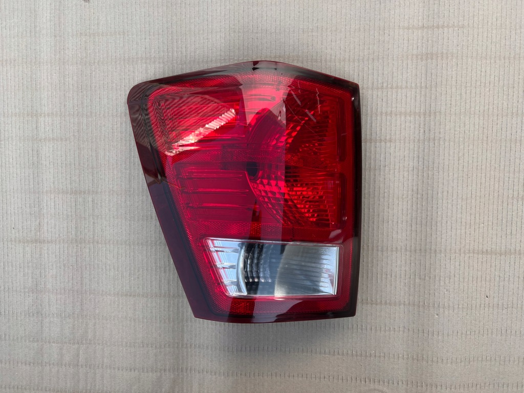 фото №1, Jeep grand cherokee wk 06-10 лампа левая задняя задняя