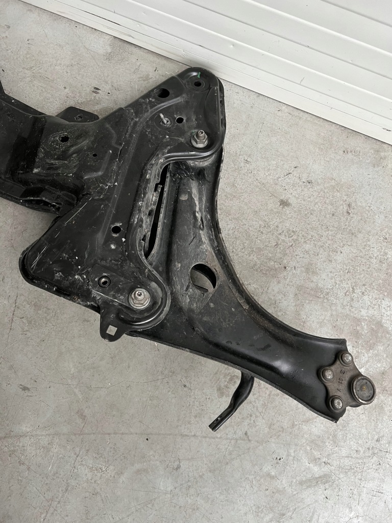 фото №5, Підрамник підрамник передні перед citroen c3 iii 1.2 бензин