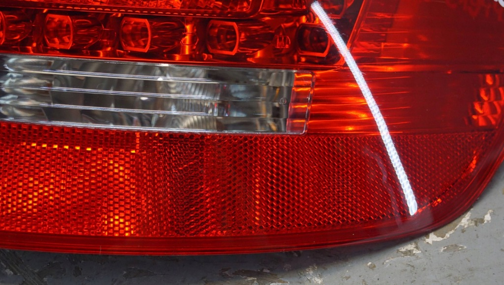 фото №6, Audi a6 c6 lift kombi лампа правий задня led c1944