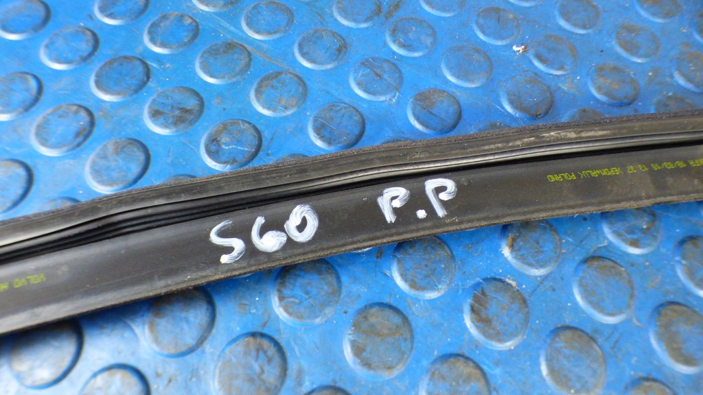 фото №4, Прокладка рамки стекло дверь правая перед volvo s60 v60 ii 2010-2013