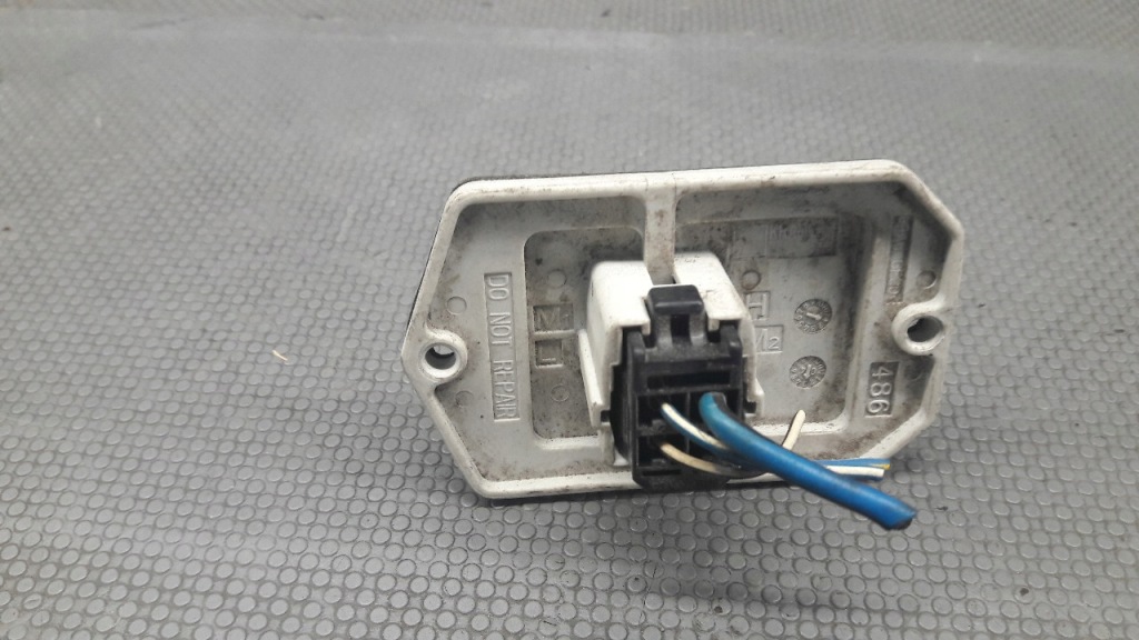 Резистор обдув toyota yaris 1.5 99-05r Зі Шроту