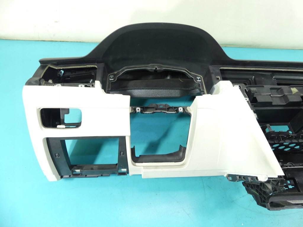 фото №7, Приборная панель консоль подушка vw passat b8 europa