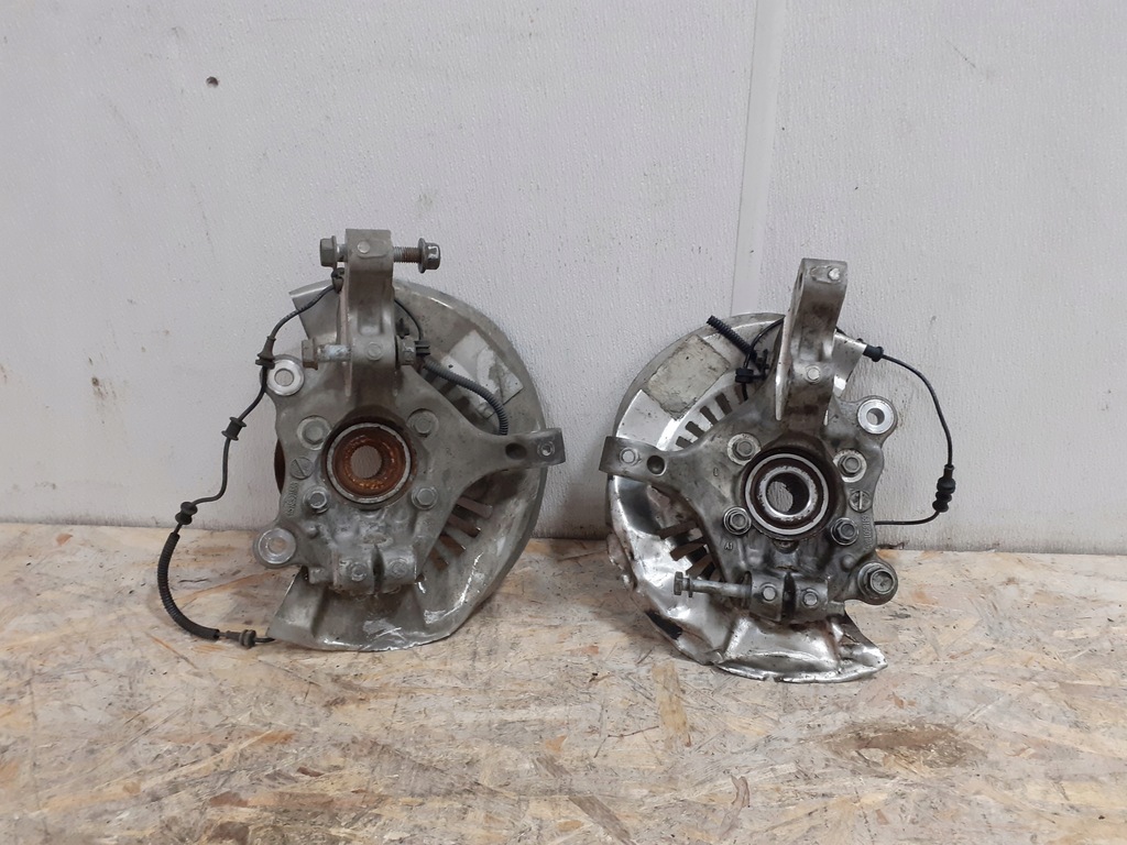 фото №1, Chrysler pacifica 16- ступиця поворотний кулак правий перед