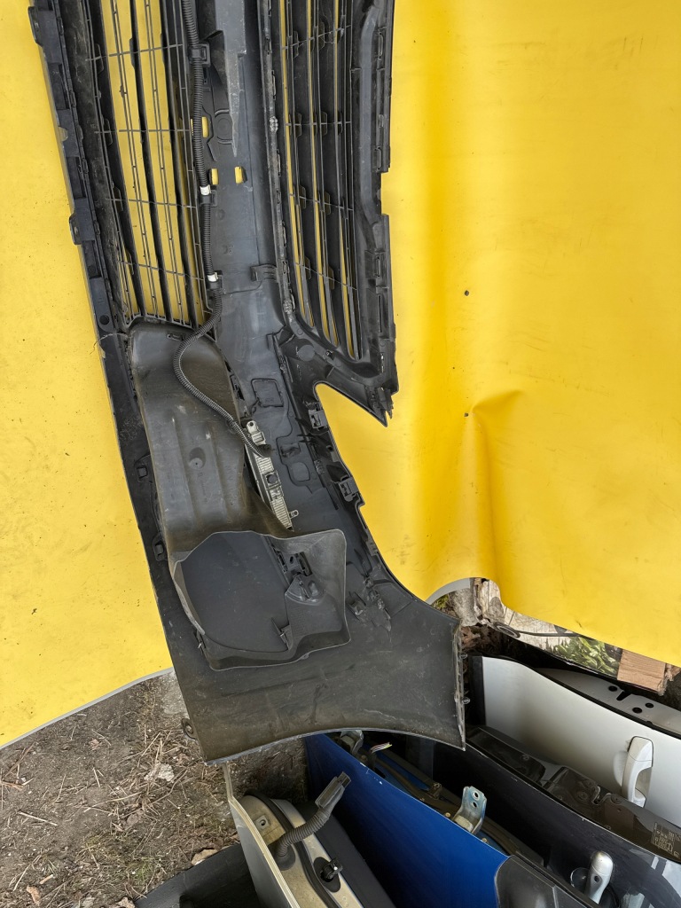 Peugeot 308 2 бампер перед в Украине