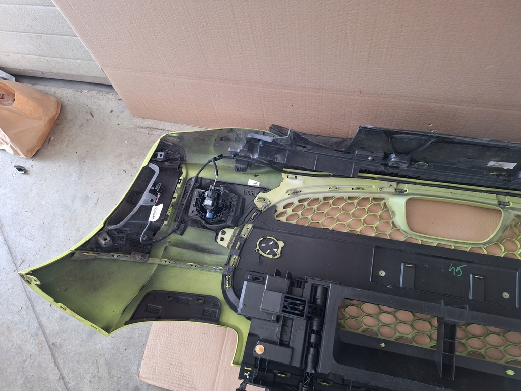 фото №7, Smart fortwo w453 eq бампер передний 623124552r состояние bardzo хороший 3d