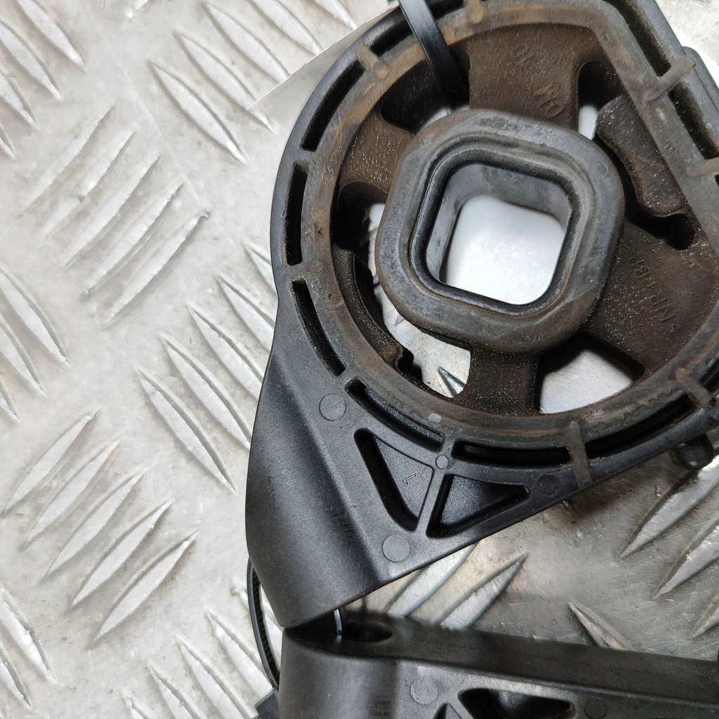 фото №6, Hyundai kona i 2022 панель кріплення радіатора