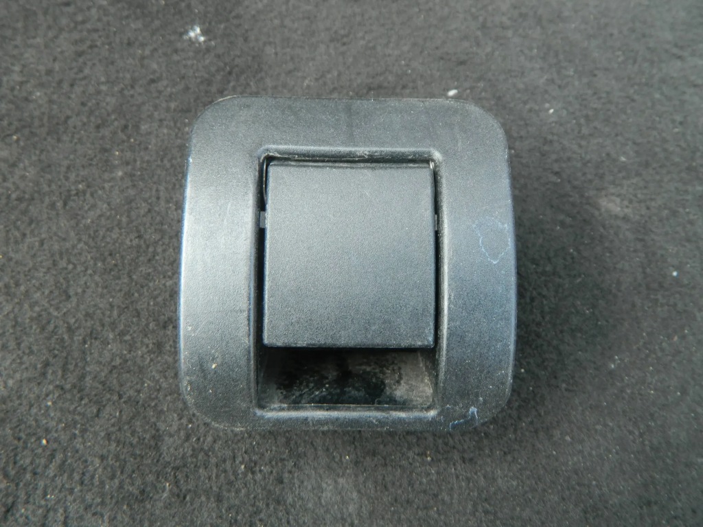 фото №3, Bmw e39 заглушка isofix 7053139