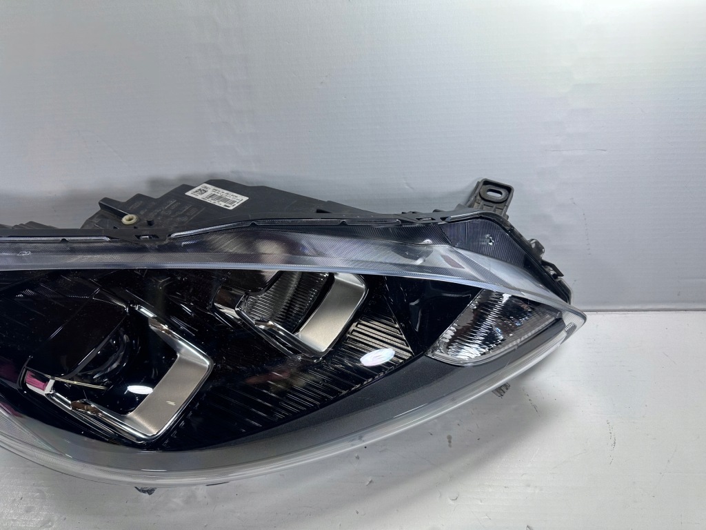 Kuga mk3 фара правый  левая led lv4b-13e015-ca lv4b-13e014-ca Цена