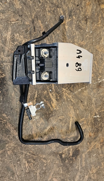 фото №1, Audi a4 b9 аккумулятор 8w0915172b