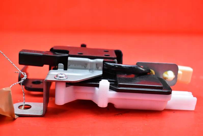 фото №5, Замок крышки задняя багажника mazda mx5 mx-5 4 iv nd 15-23