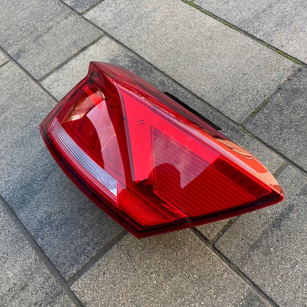 фото №2, Vw t-roc лампа правая задняя led 2ga945096c 2021r