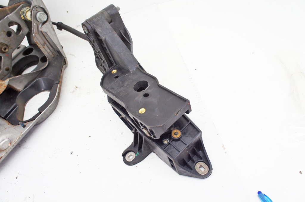 Tu149 cadillac escalade 3 педаль гальма ksr 264296 Недорого